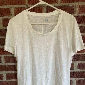 GAP white tshirt